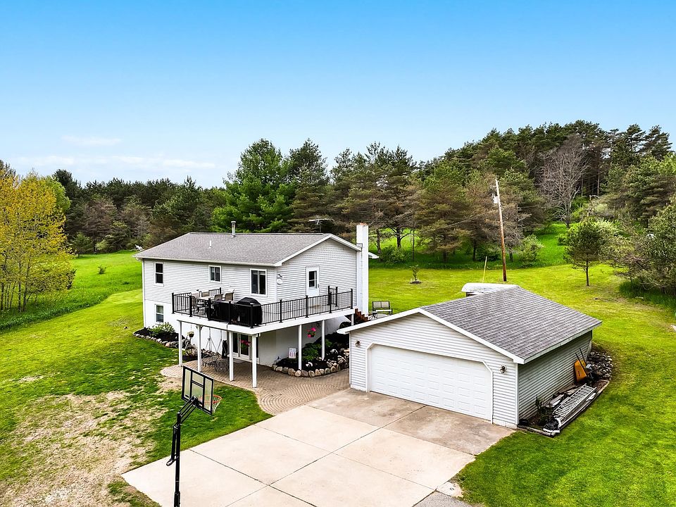 1st image of 4700 Clam Lake Dr