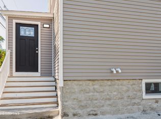 123 Exchange St, Albany, NY 12205