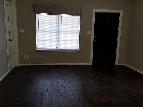 3rd image of 414 E Schunior St
