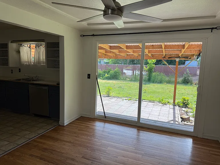659 SE 11th Ave — Photo 7
