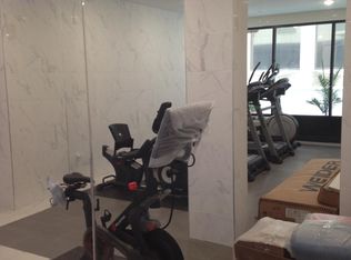 5 Grace Ave APT 2D, Great Neck, NY 11021