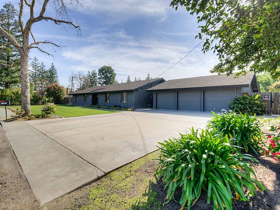 5th image of 1359 W Moraga Rd