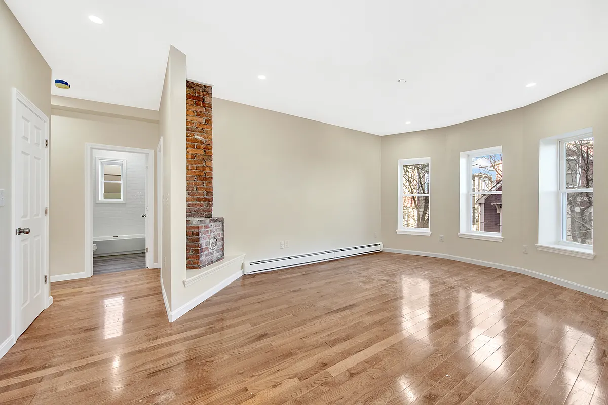 Building Photo - 29 Lambert St #4