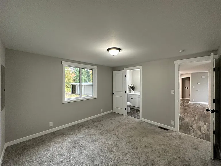 3113 Harold Dr SE — Photo 10