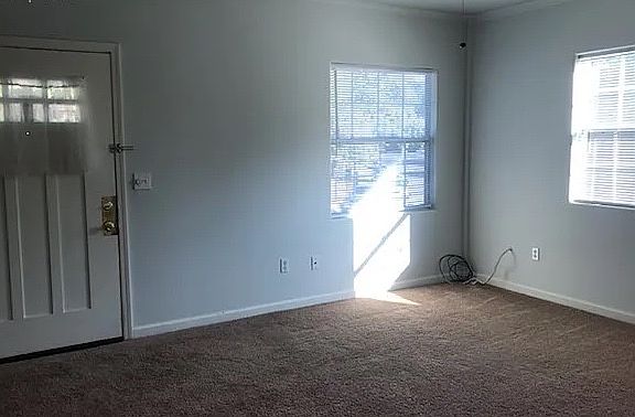 4th image of 3942 Annadale Ln APT 2