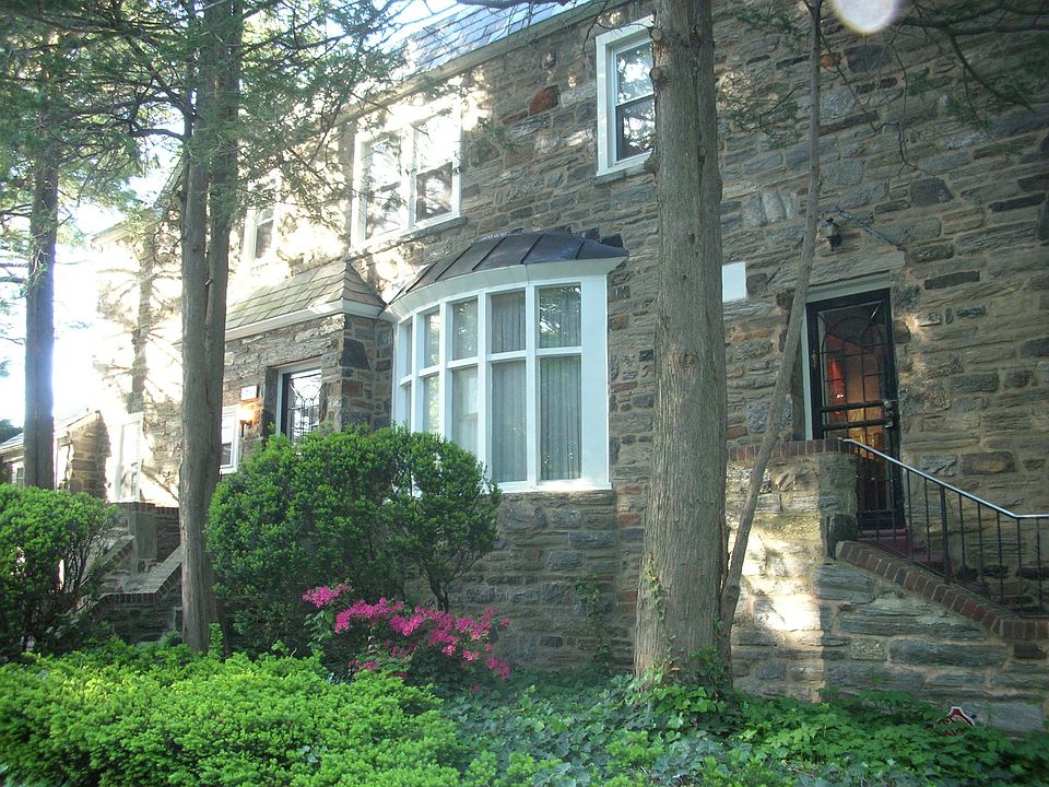 Front - kitchen entrance