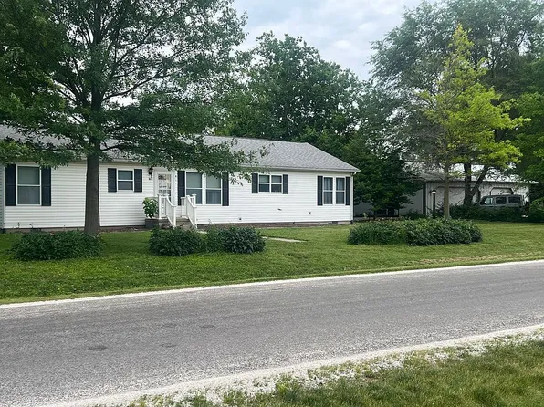 611 East St, Manchester, IL 62663
