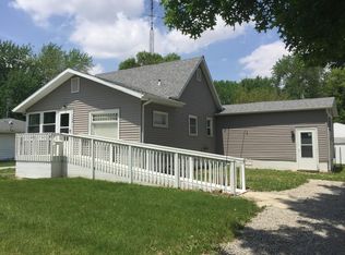 306 E 9th St, Pana, IL 62557