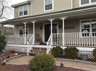 120 Meadow Ridge Ln, Lagrangeville, NY 12540