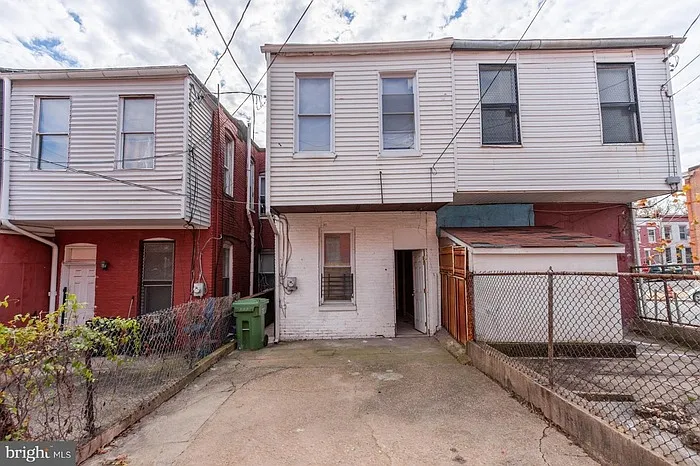 2400 W Baltimore St — Photo 23