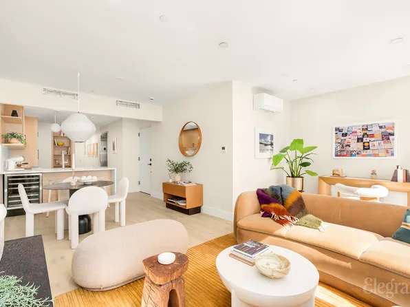 221 East 48th Street 2 image 2 of 16