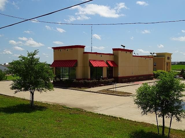 1st image of 675 Highway 290 W