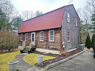 30 Carol Dr, Hope Valley, RI 02832