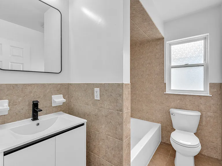15-17 Wharton St #3 — Photo 9