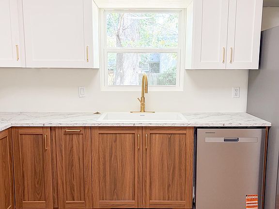 3rd image of 3422 Creola Rd