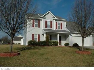 1203 Hampton Park Dr, High Point, NC 27265