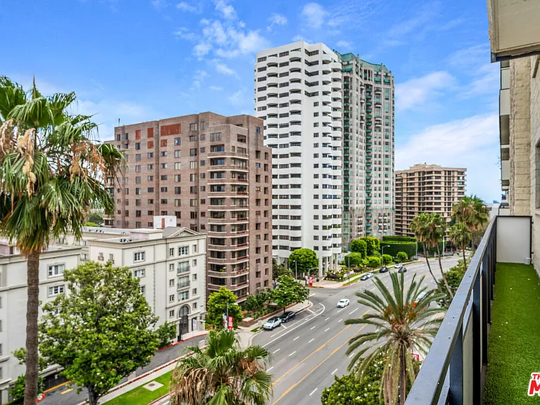 10535 Wilshire Blvd #1014 — Photo 16