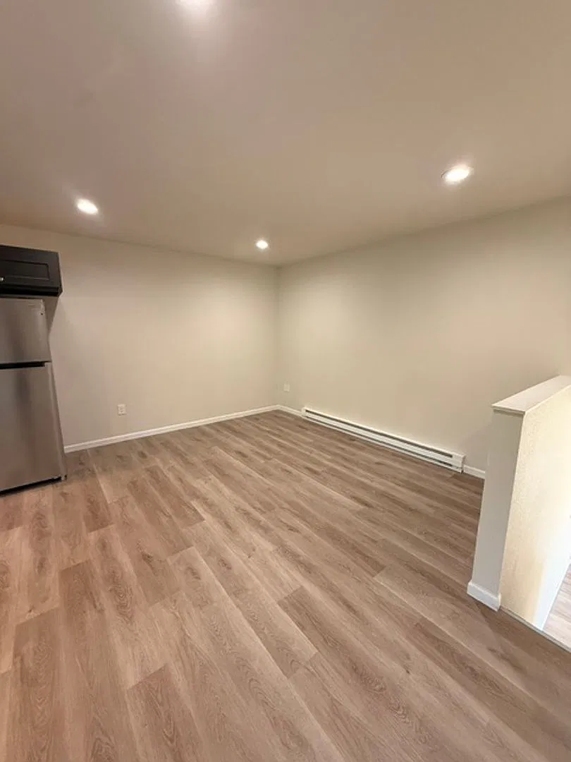 3 Bedroom Duplex — Photo 3