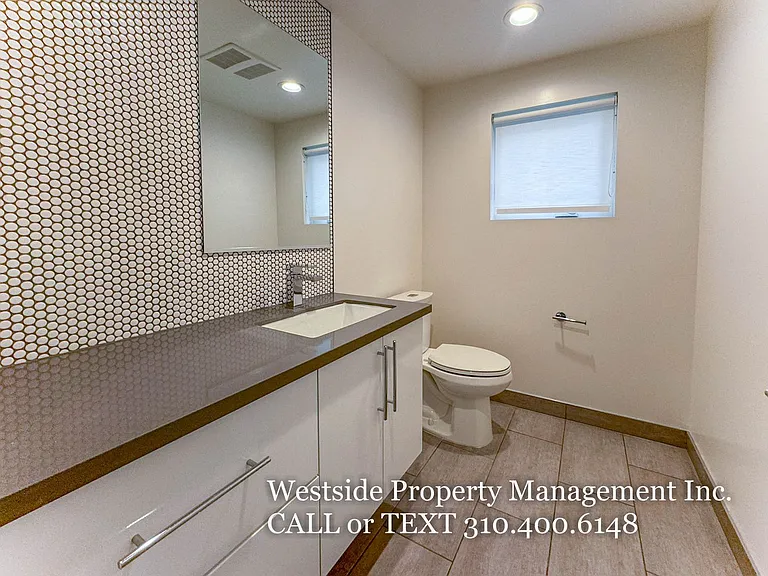 1823 N Van Ness Ave — Photo 12