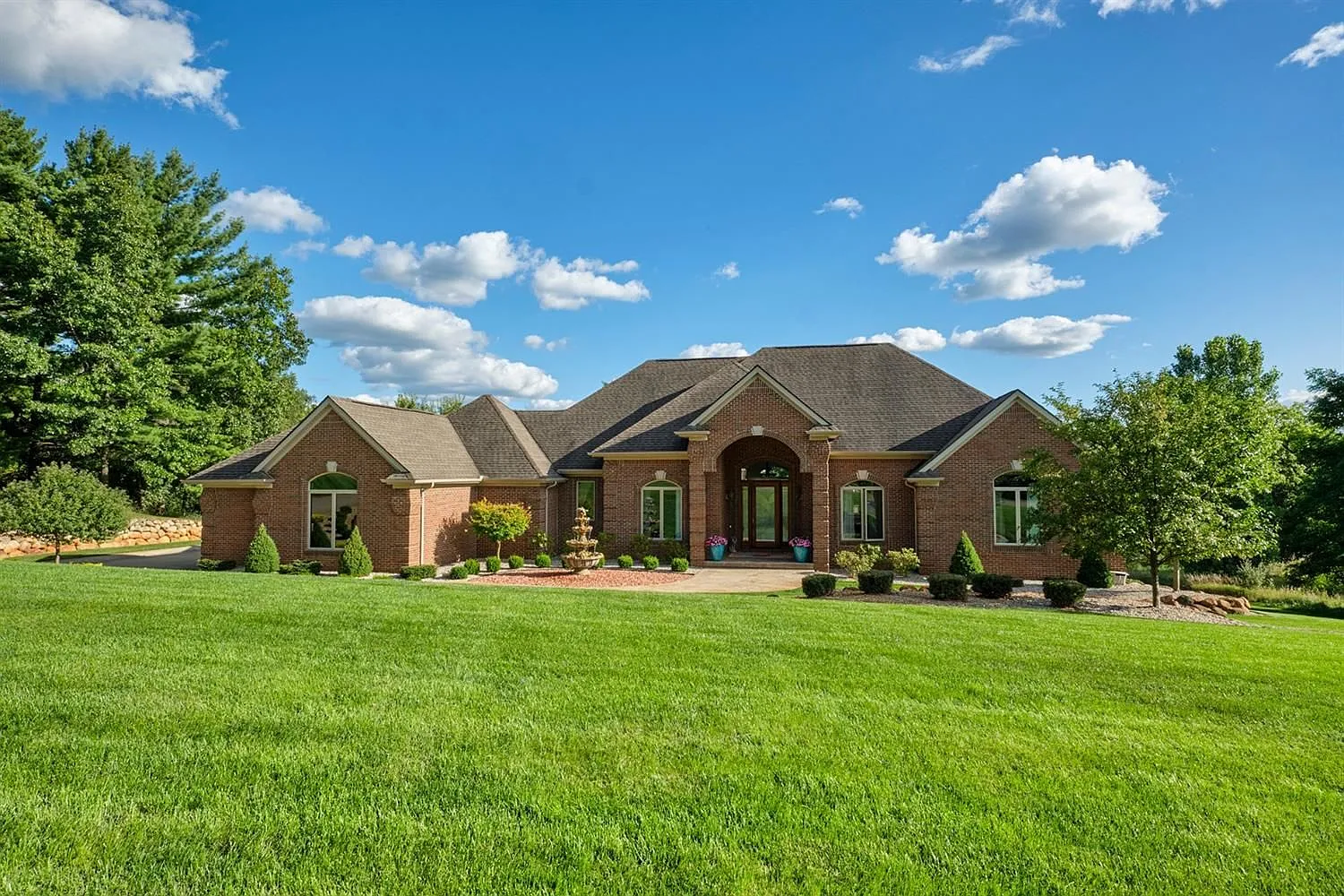9311 Grand Summit Dr photo 1