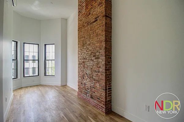 Rented by Next Door Realty NYC | media 9