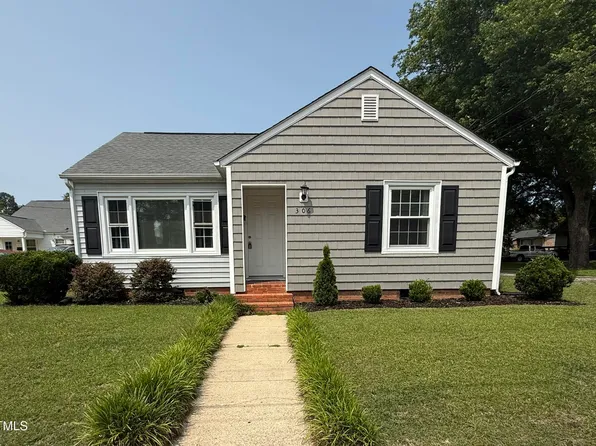 306 W Canary St, Dunn, NC 28334