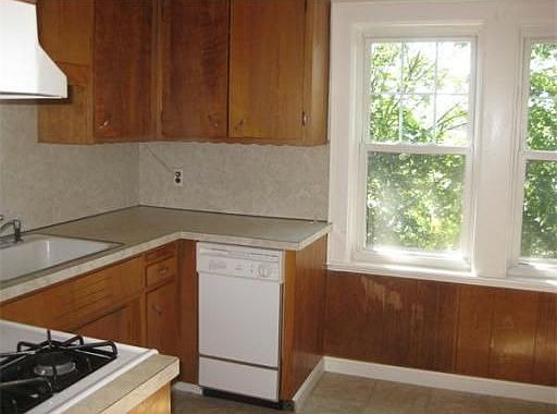 3rd image of 69 Kensington Ln