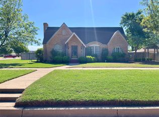 701 Cain St, Quanah, TX 79252