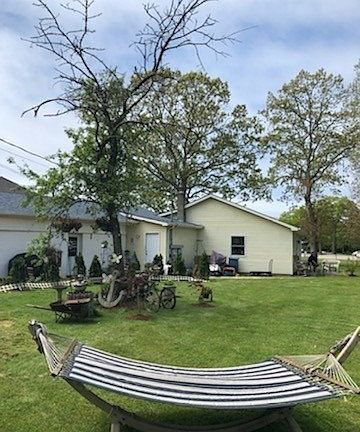3rd image of 208 Diana Dr