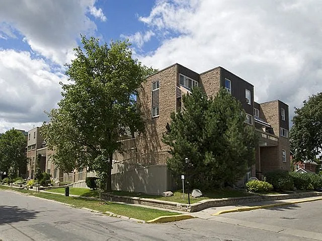 122 Colborne St E — Photo 15