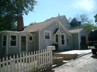 45 Cedar Valley Ln, Huntington, NY 11743
