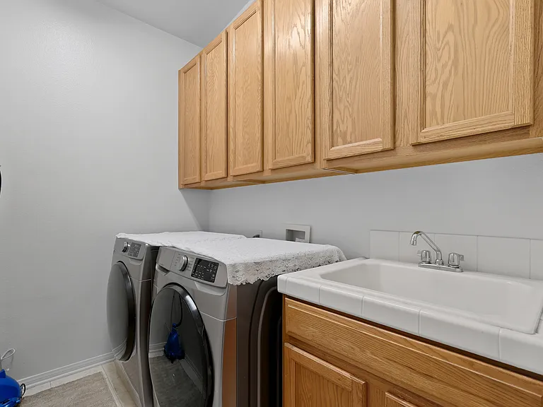 33389 Barrington Dr — Photo 18