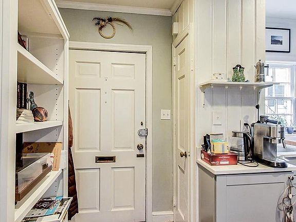5th image of 2725 Poplar St NW