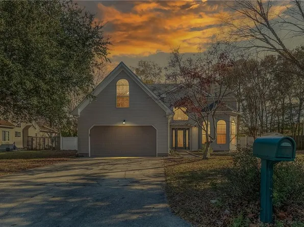 1751 Emerald Sea Dr, Chesapeake, VA 23323