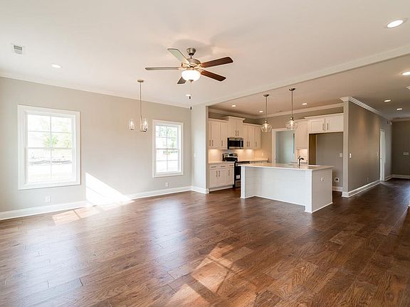 5th image of 1108 Stockwell Dr