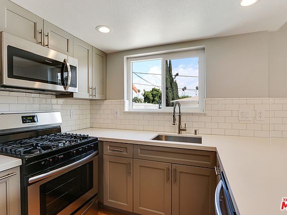 4th image of 3240 Castalia Ave #3