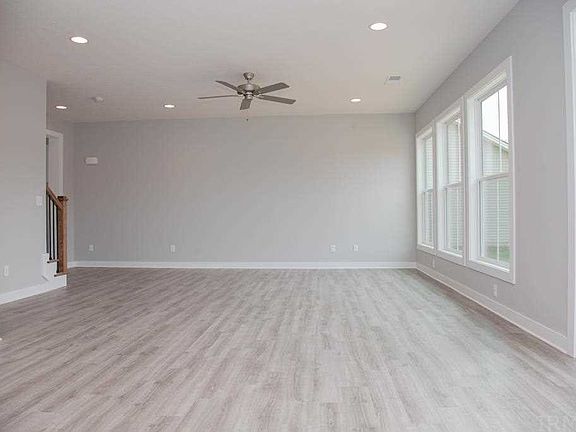 5th image of 2823 Marycrest Dr