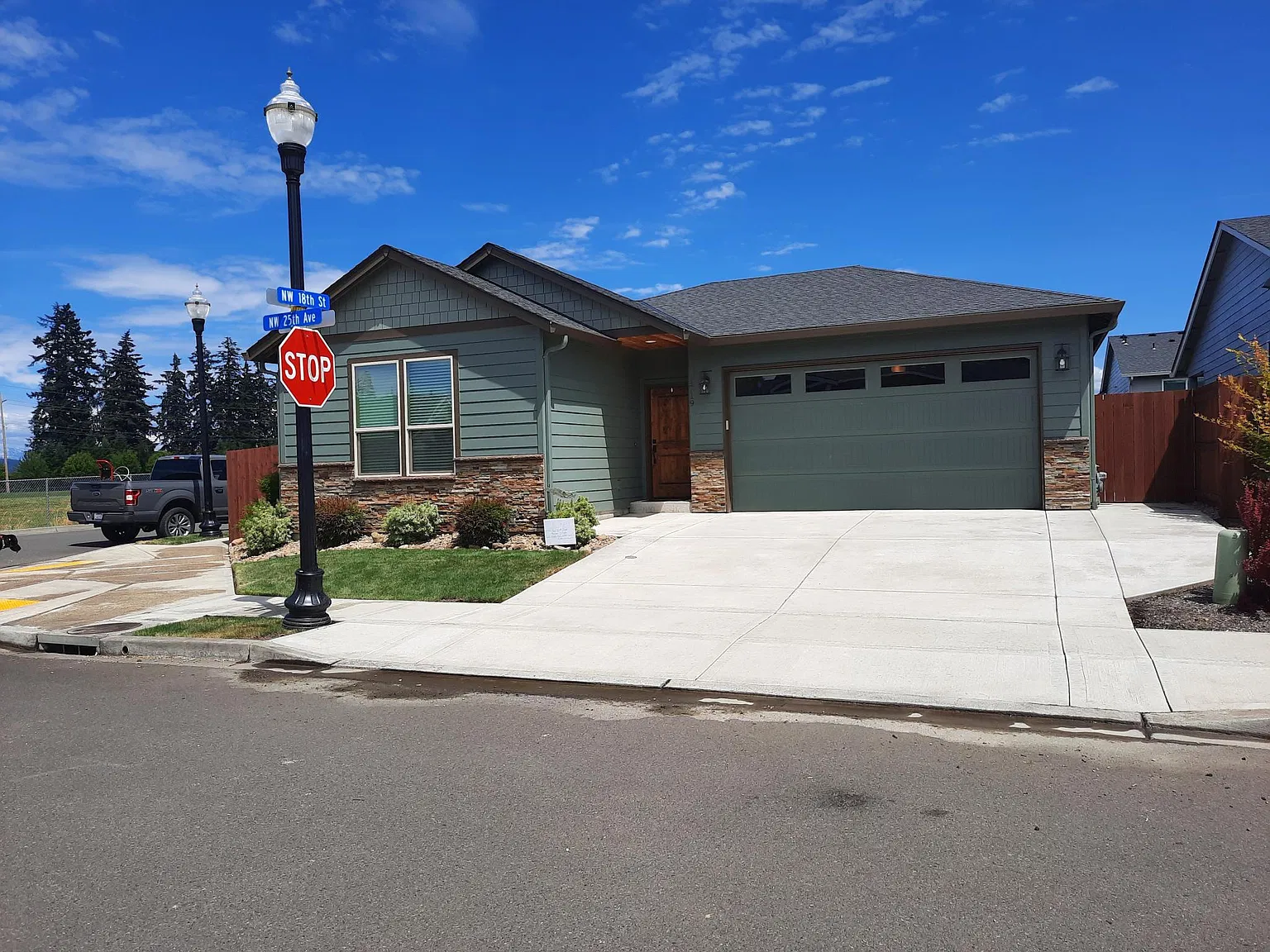 3 bed, 1452 sqft, $2,450 — Photo 1