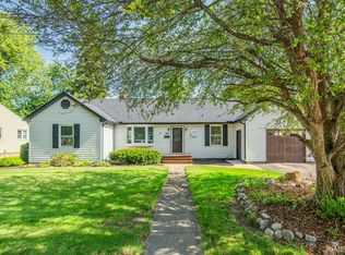 820 W Silver Lake Rd, Fenton, MI 48430