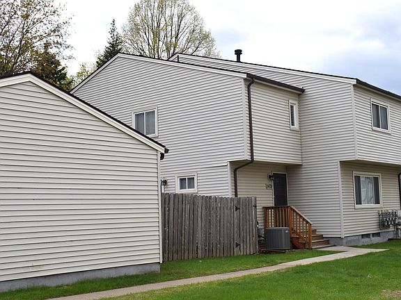 2nd image of 1478 Woodview Ave E