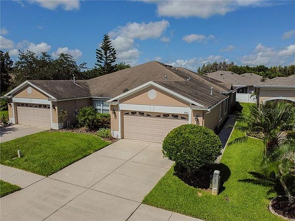 4th image of 2901 Tanglewylde Dr