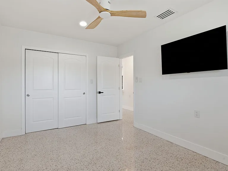 2488 Del Rio Way — Photo 26