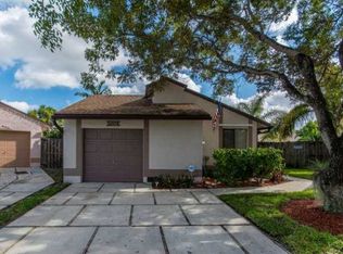 901 SW 111th Ave, Pembroke Pines, FL 33025