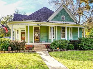 1101 N Link St, Palestine, TX 75801