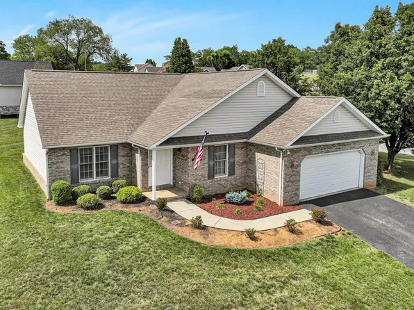 1801 Meadows Ct, Vinton, VA 24179