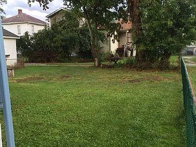 3 bed, 1360 sqft, $1,000 — Photo 2