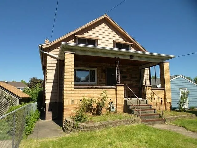 221 N Mercer Ave photo 1