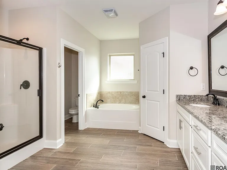 6356 Lake Edge Dr — Photo 9