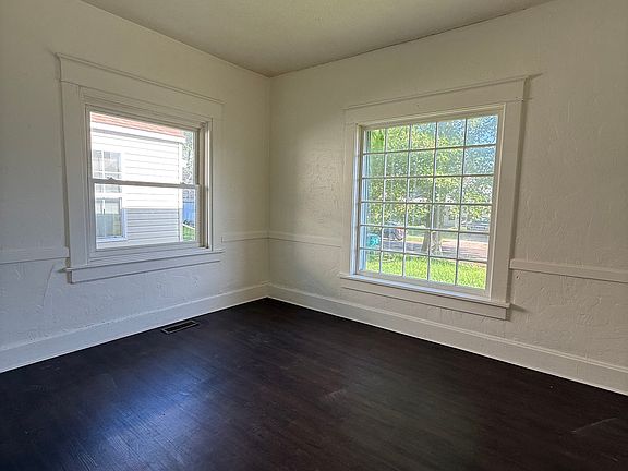 5th image of 1428 W Central St