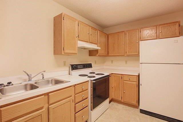 1st image of 3736 Linden Ave